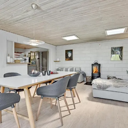 Gorgeous In With House A Panoramic View